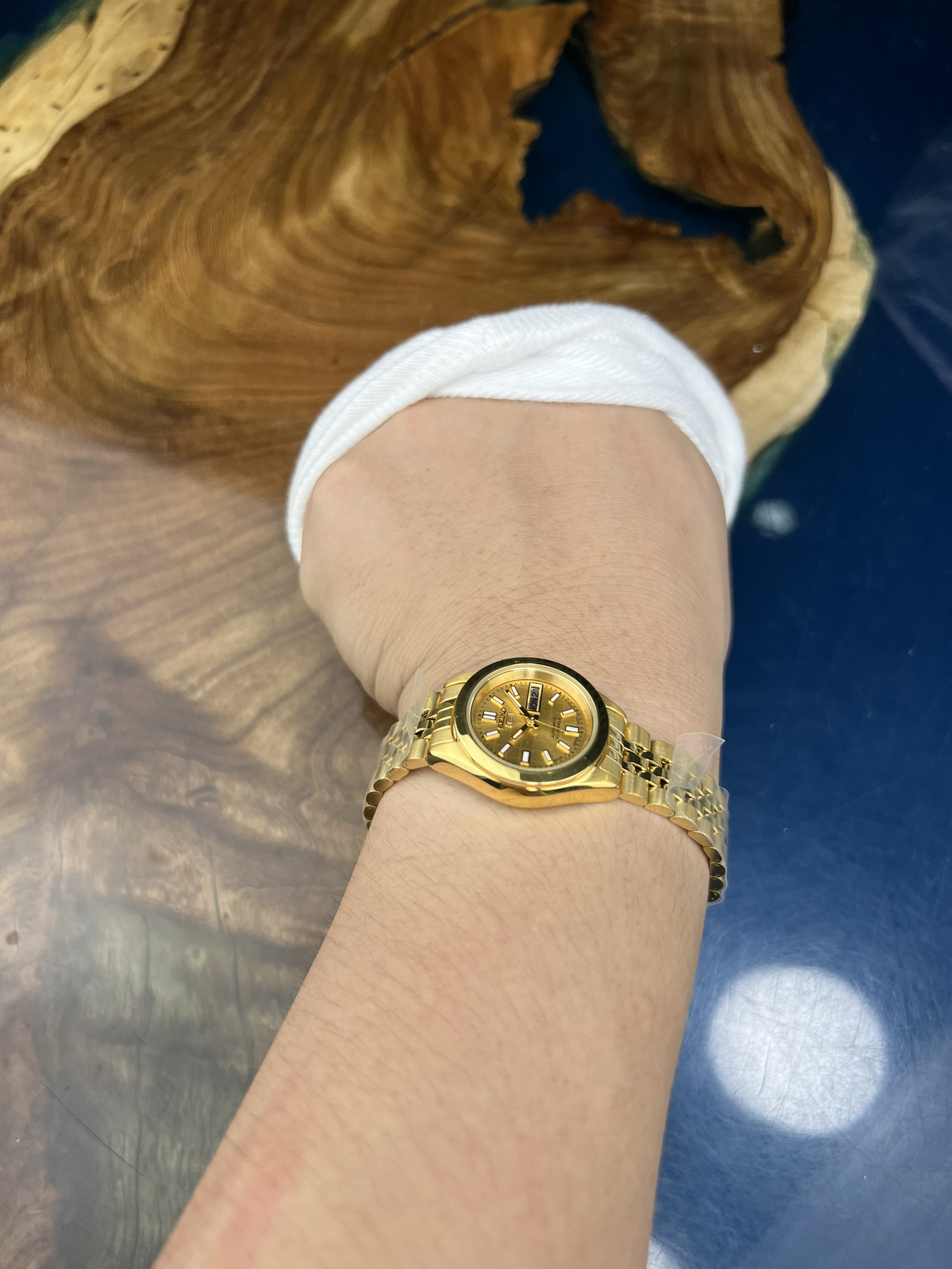 6-d19df90e-5178-4290-b9e9-d198eac0c9b0