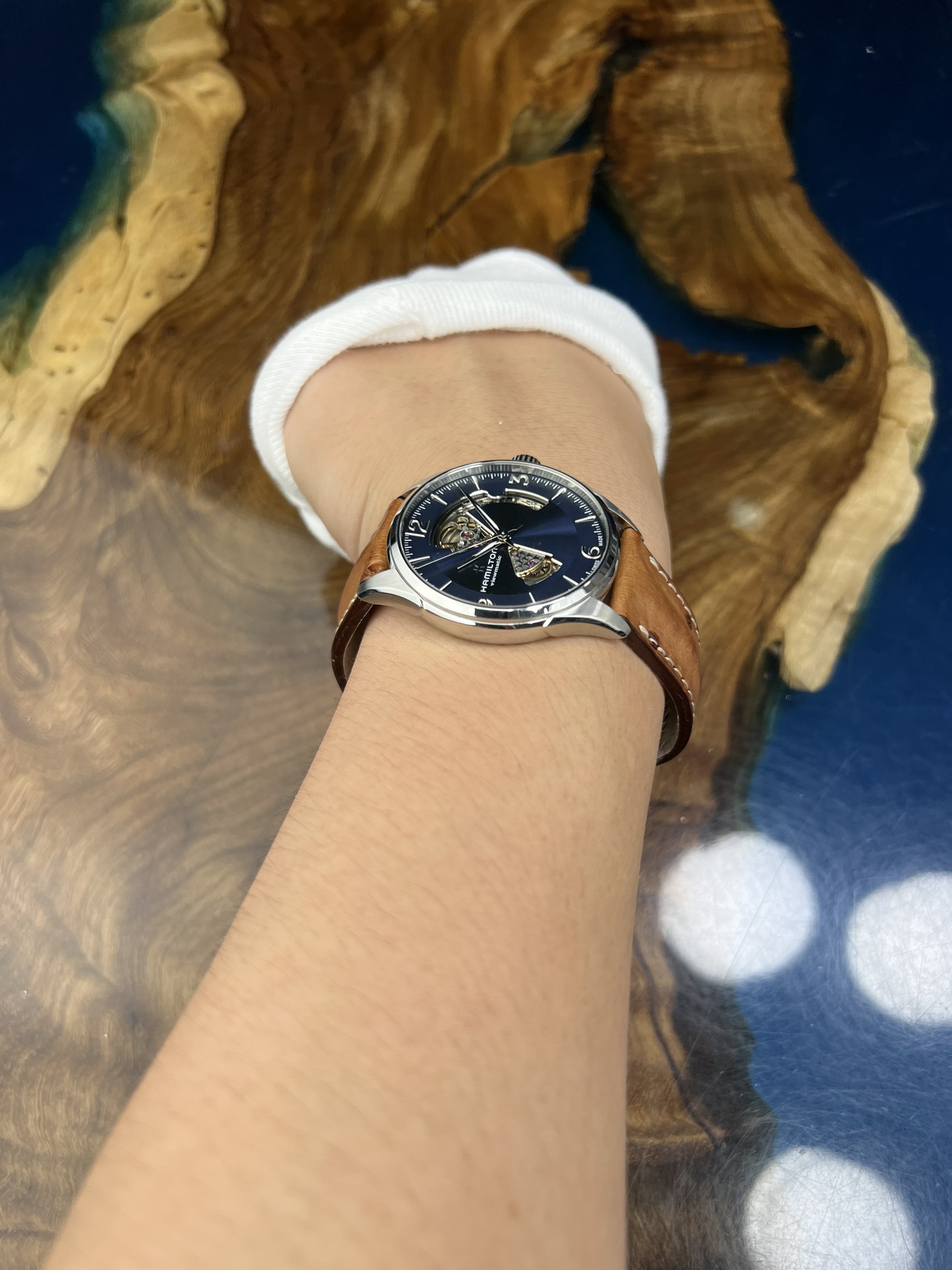 6-d4063a7e-04a8-4c2f-b569-4851f039af82