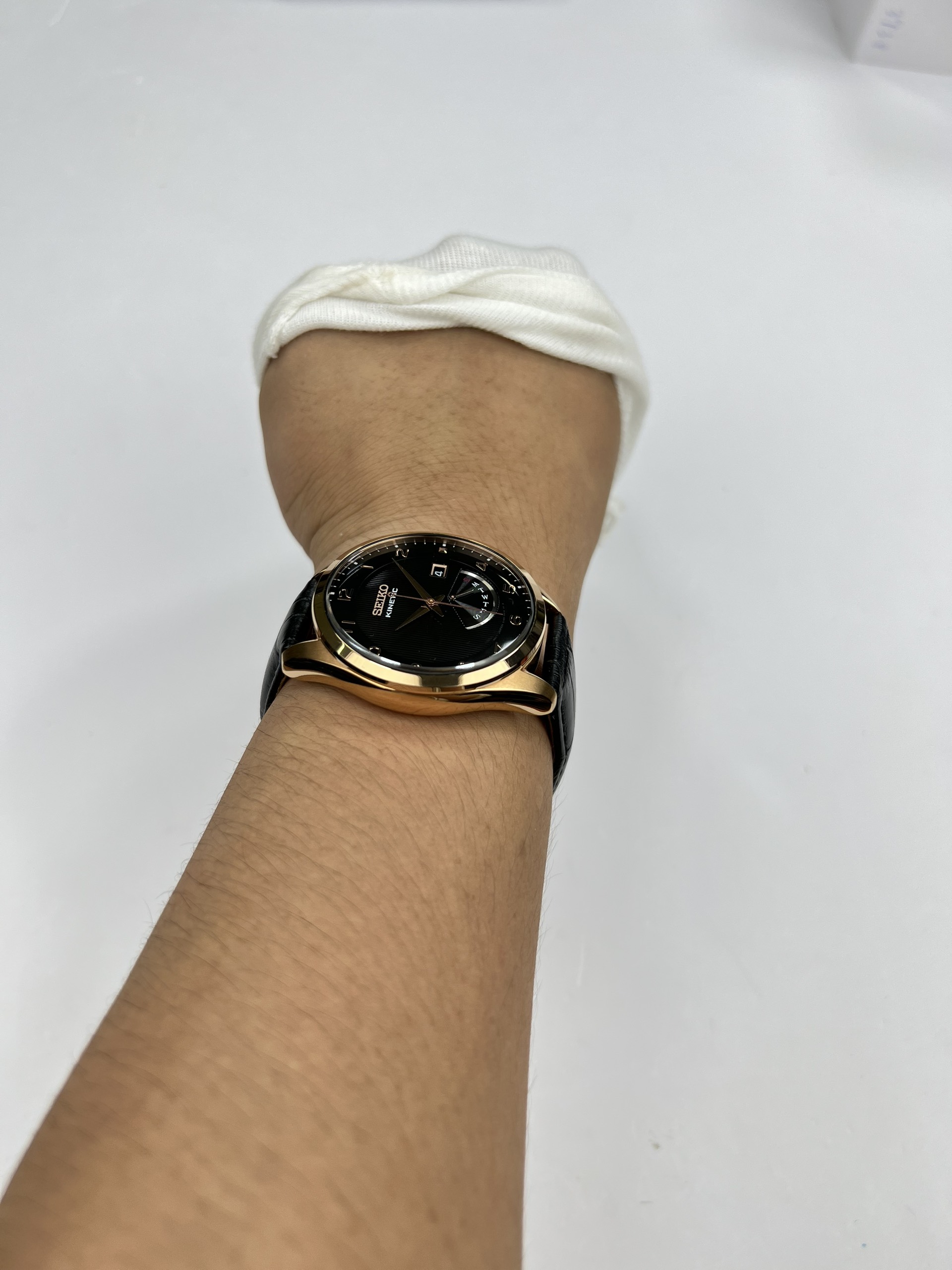 6-d8fb0165-d757-4a6f-8751-d7215717f542