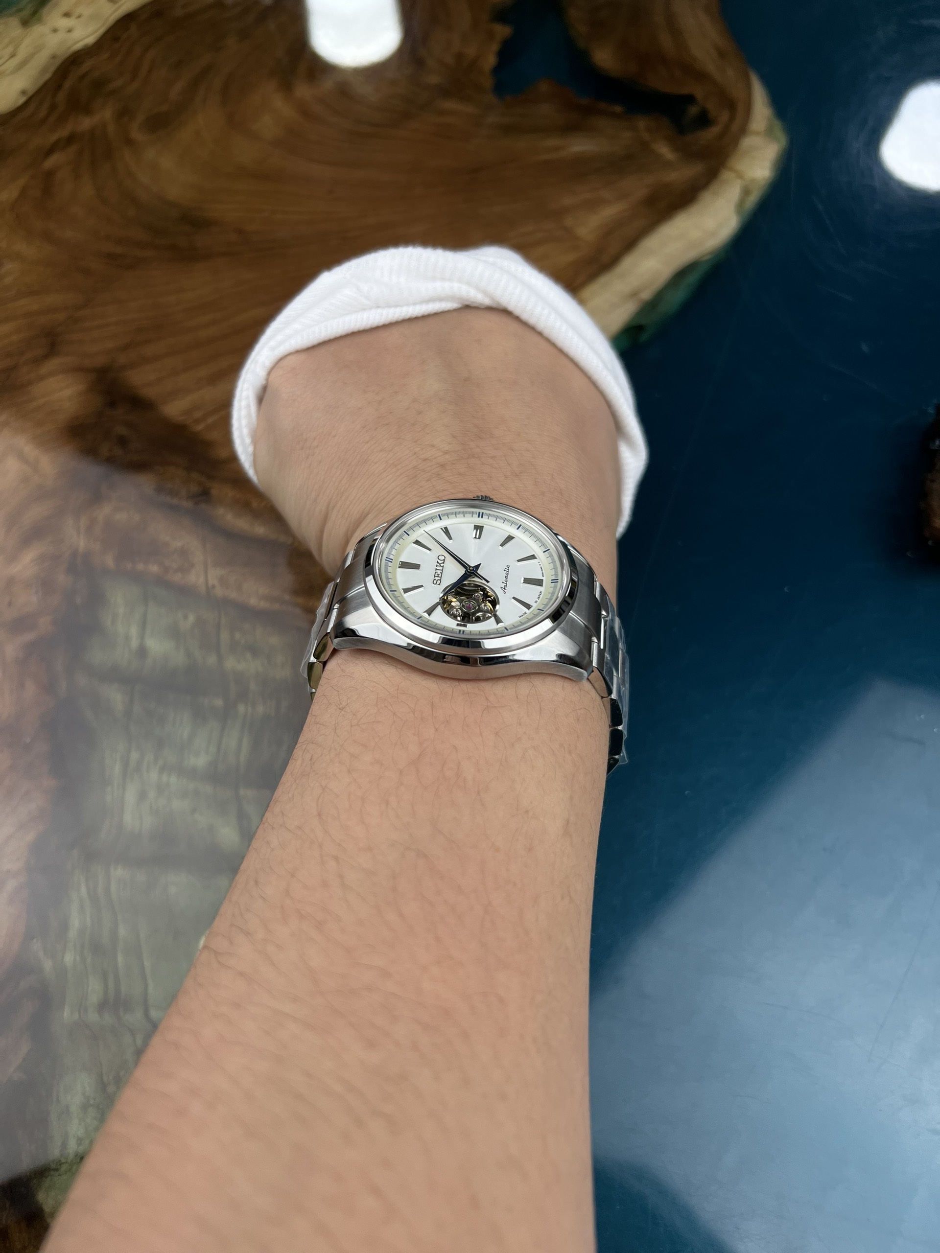 6-db2b48ae-58d1-4336-961e-8e5d26861402