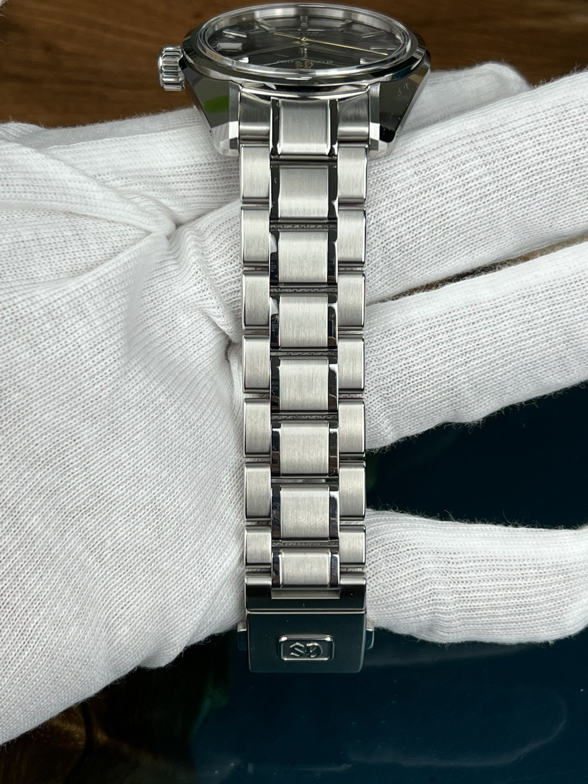 6-e6c5c285-e970-48a5-939c-3cb0ac9c31ae