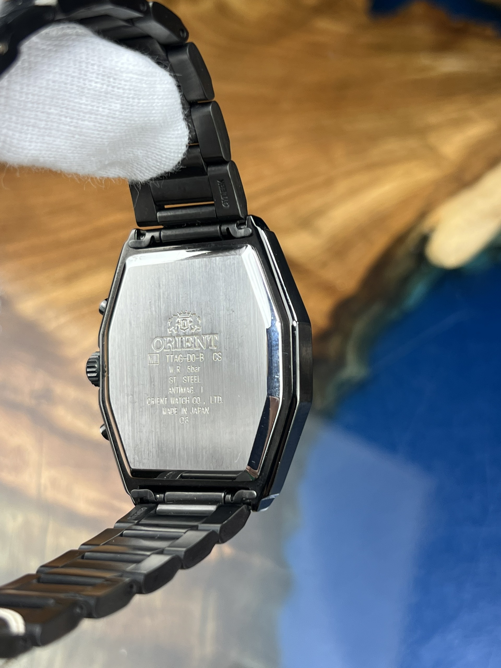 6-f4d856b6-5578-43a9-b65b-41752a21f18c