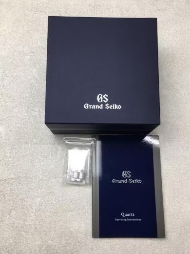 6-mn-11zon-7935b3e8-5827-46aa-b72b-b12c734b1341