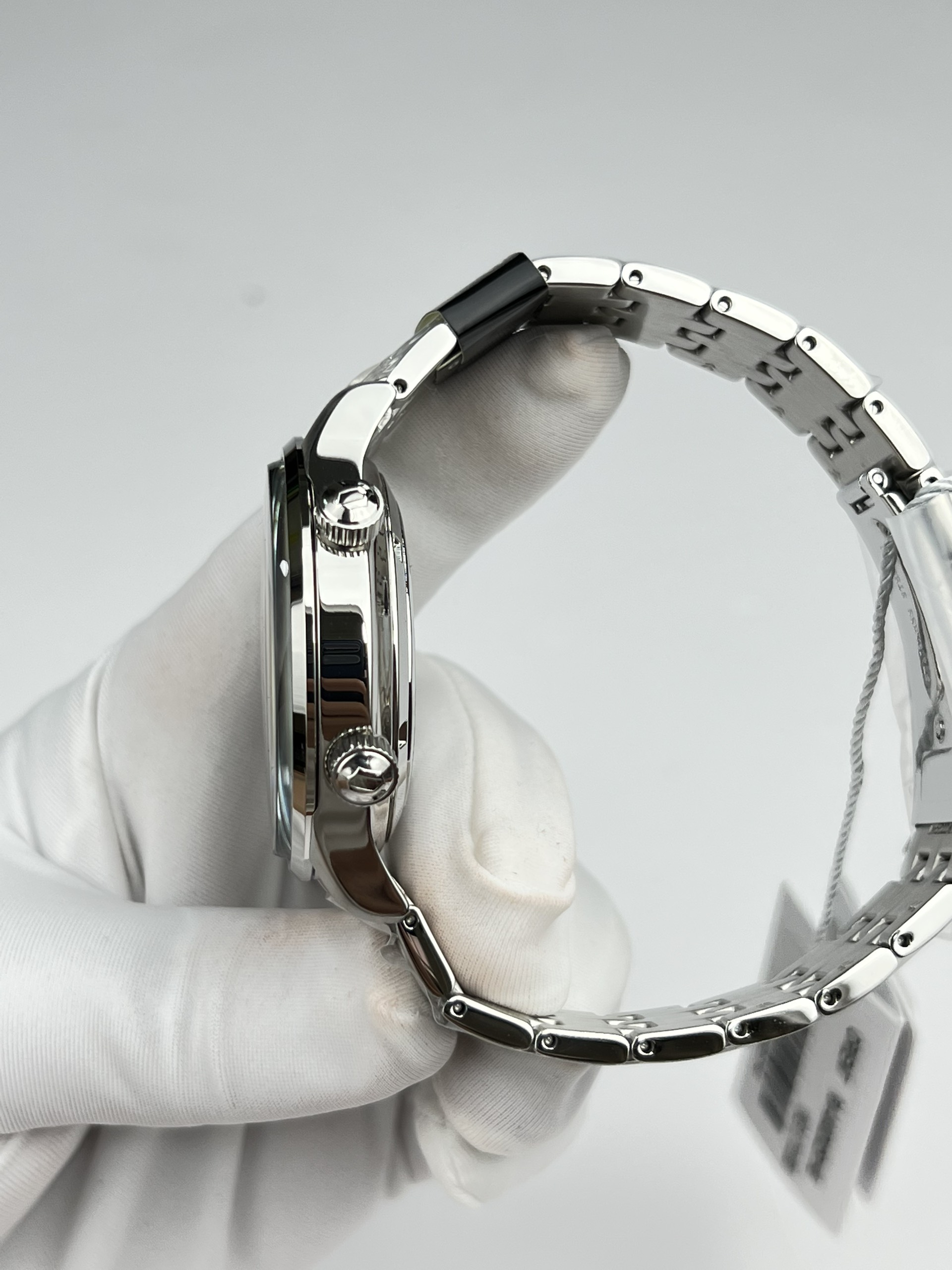 7-2852fb57-5246-44fe-93cb-f31e6a6376b4-205a104e-0563-4a66-a49b-231069e11731