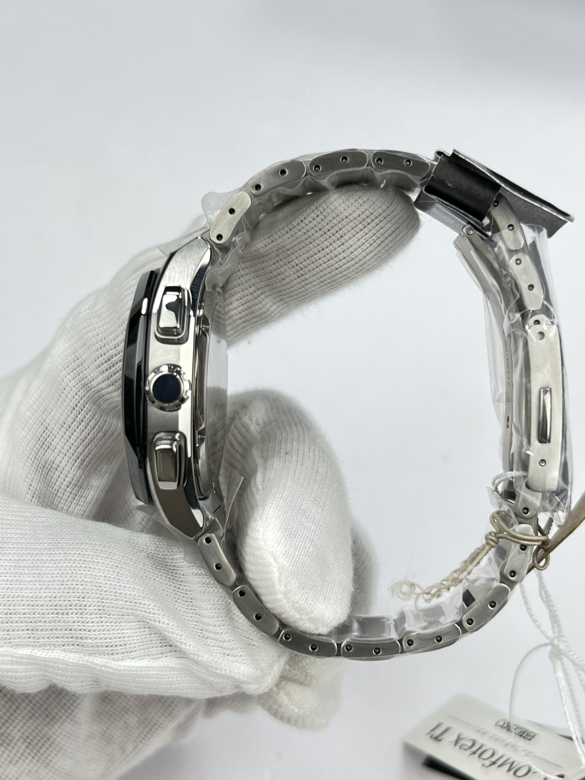 7-e5bfc2ee-93b1-402d-a253-c8977d5e740b-08076db3-9e50-4198-9aa9-3add0d7d3fe6