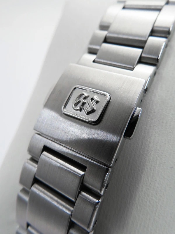 8-083235ef-8a17-44c5-ba40-8aab2214eb2a