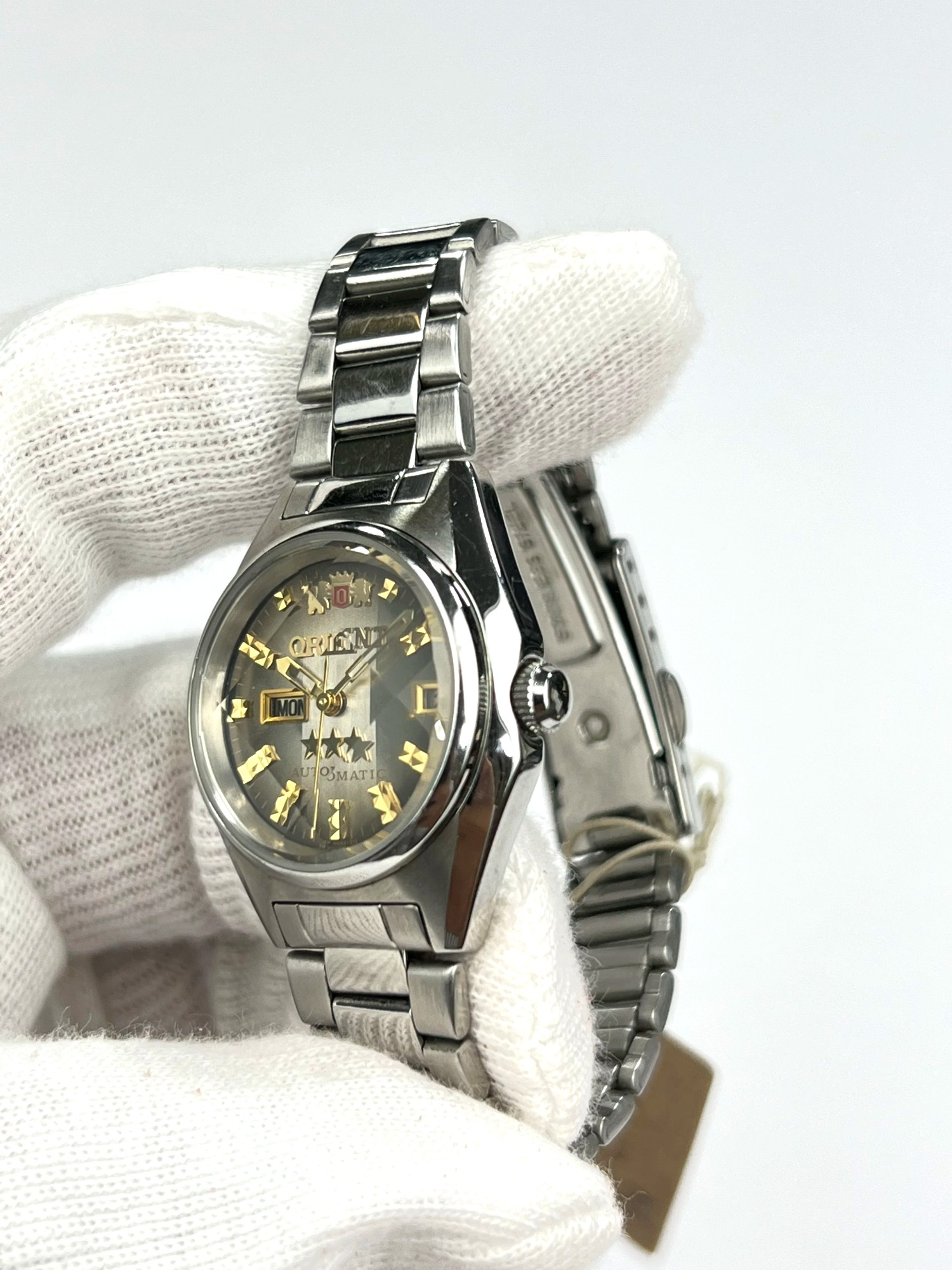 8-f075c064-95c9-44da-8ae8-f078c01623eb