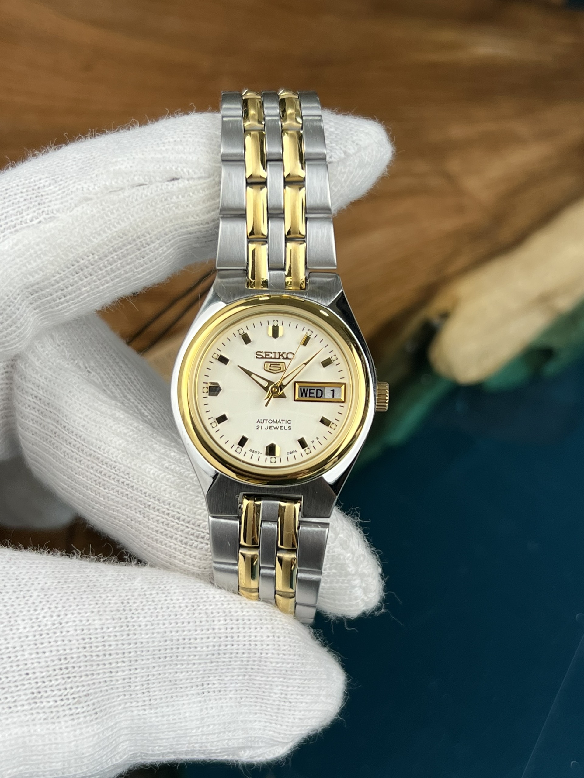 8-f3c91624-b00a-4e18-a8e7-83468b55182d