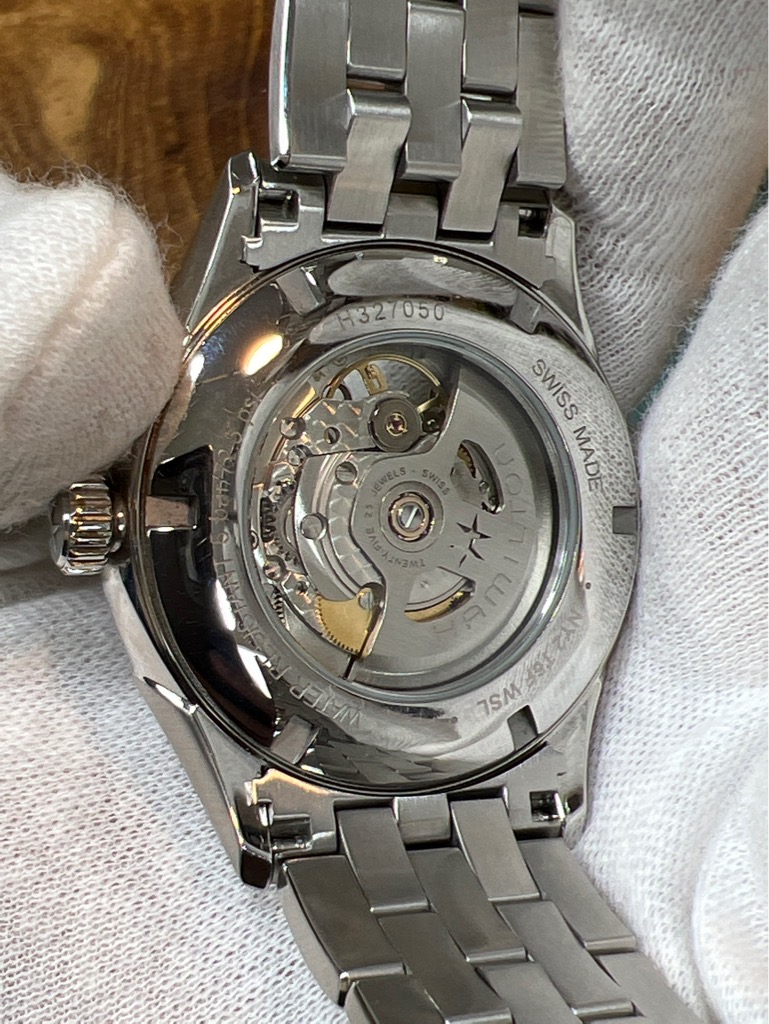 8ac1b898-6b5f-4aaf-b506-262416213d4d