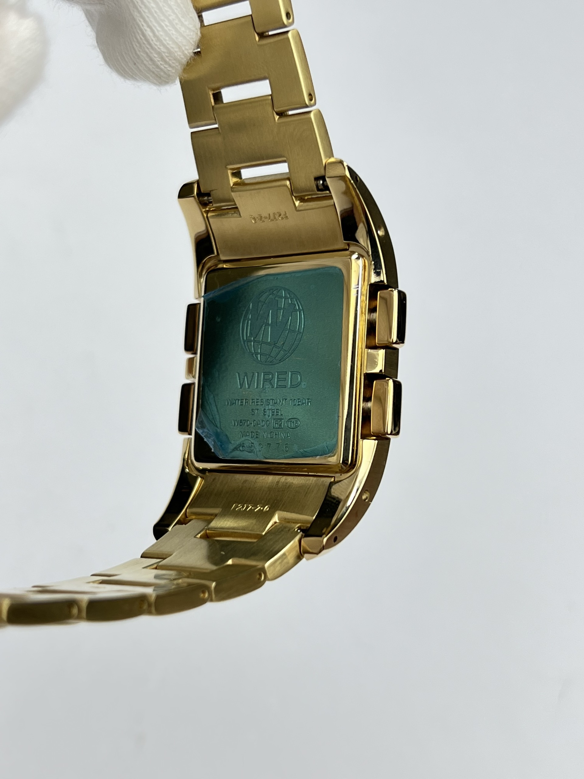 9-5042037d-877e-4361-a20b-f9d56b7d9727