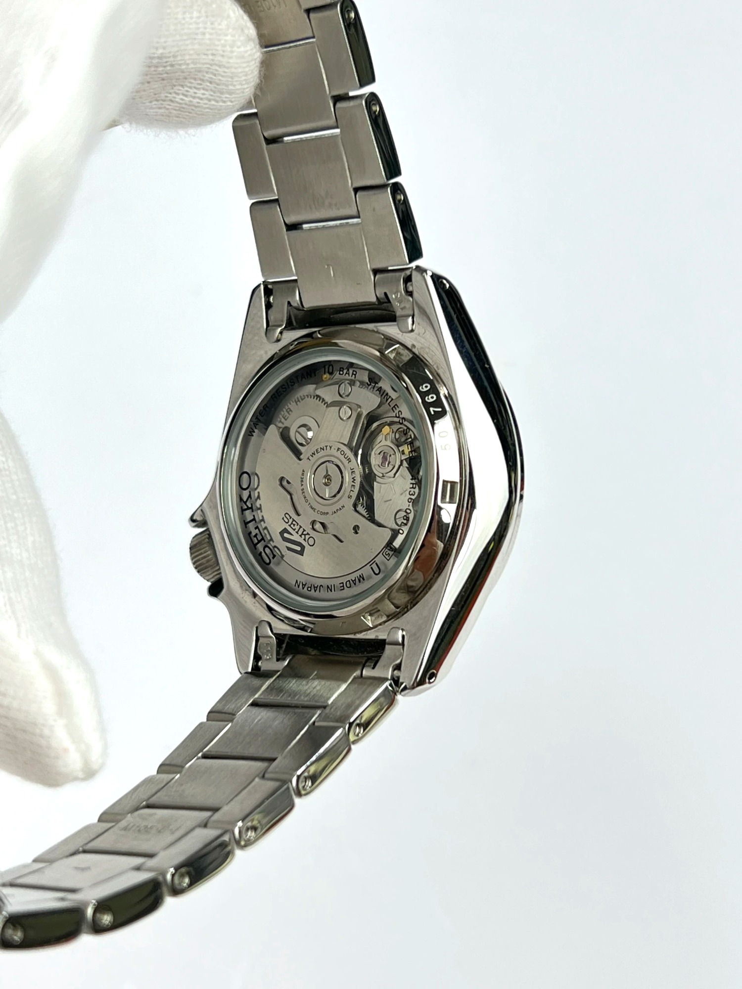 9-9ff4ef1e-2aa0-4b01-b277-d78030dc76bc