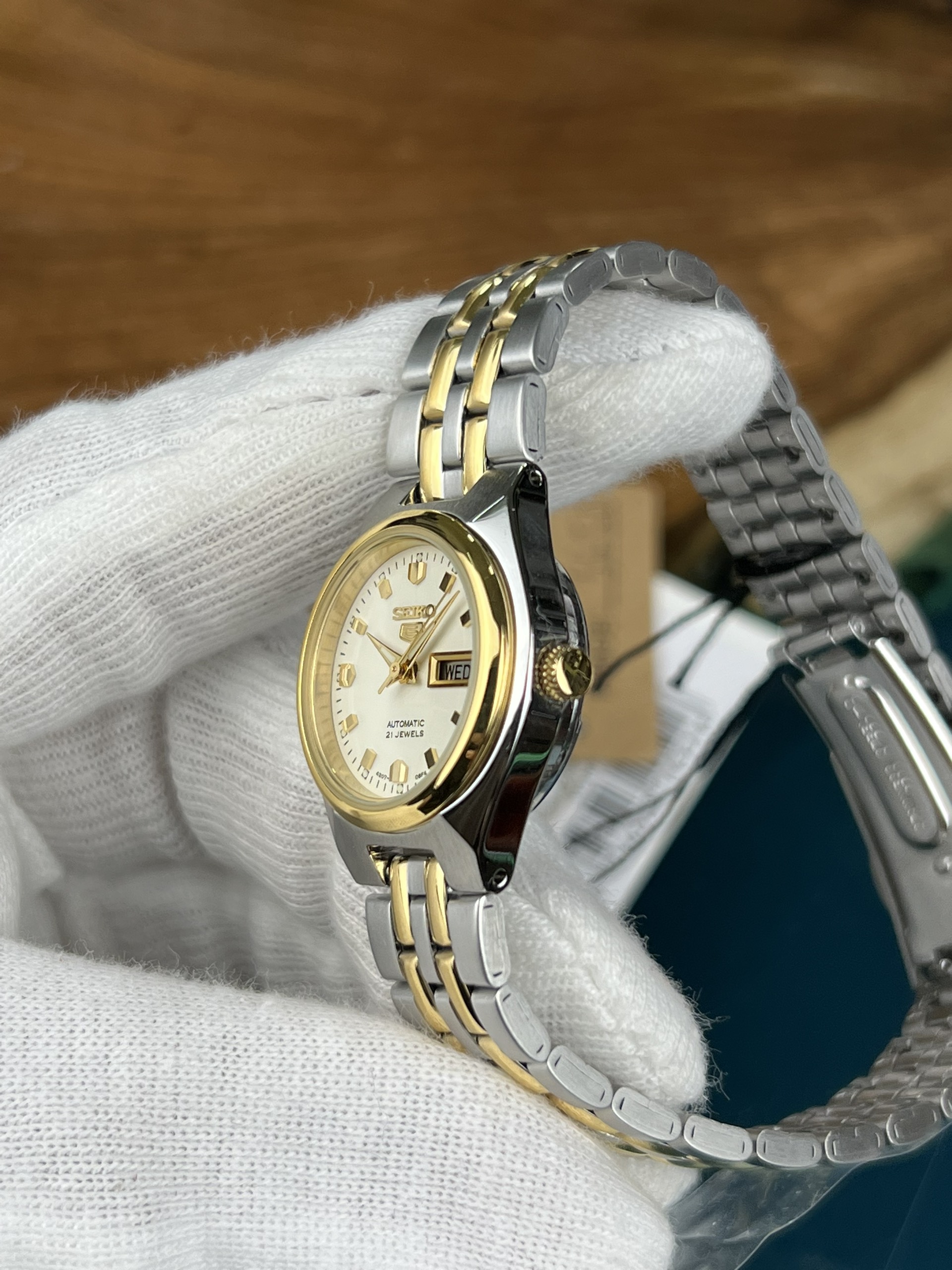 9-d494f2c2-e07c-476a-ae40-7a6df68a7636