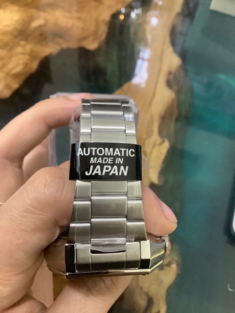 9100513a-9ec8-4d62-95b9-28271bc105ee-e59b7bae-1504-43ae-9e61-0c5e456e054c