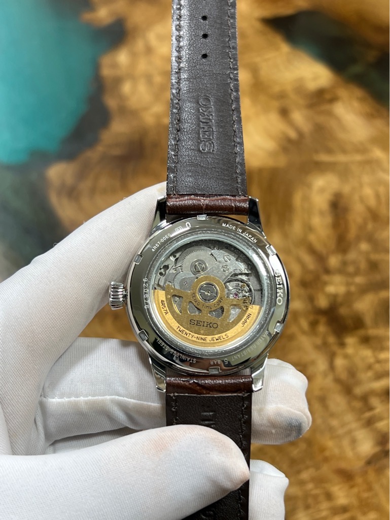 9b827829-ec52-4aae-b050-000d4c43fb12