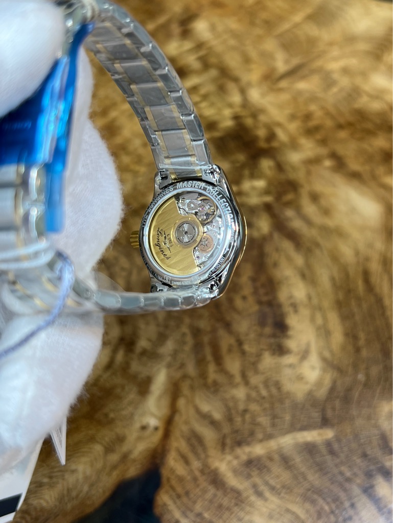 ad306660-1c43-4a17-bc29-ca37fe795818