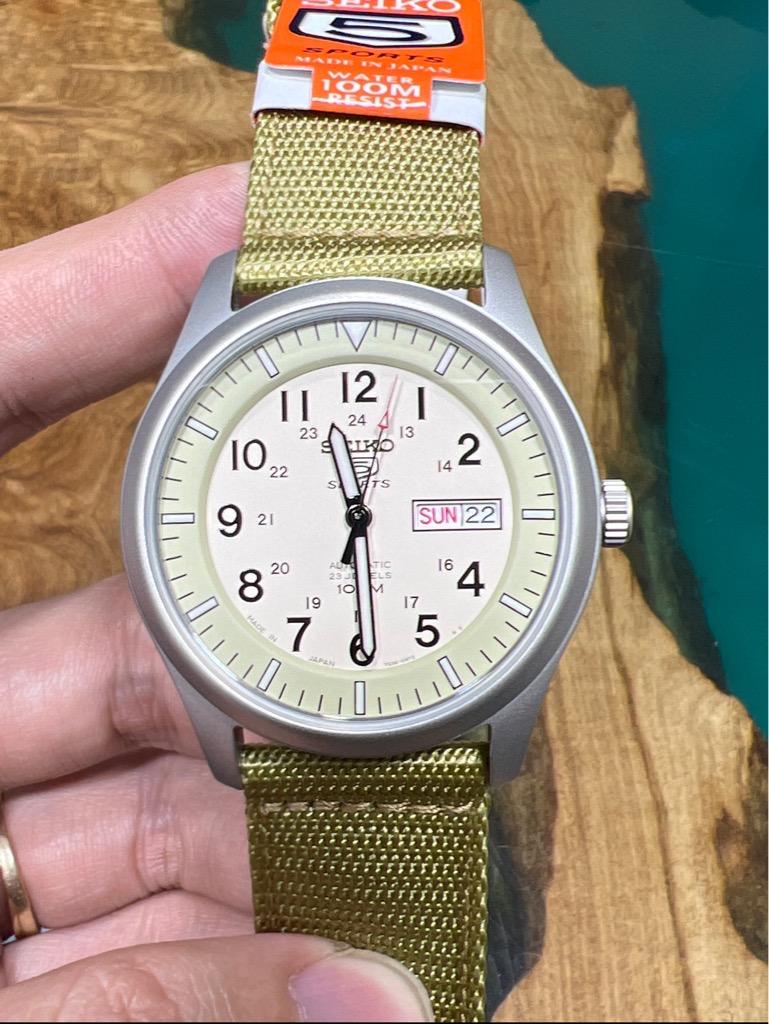 b2532114-8625-49cb-9323-6212bd8aa7ab