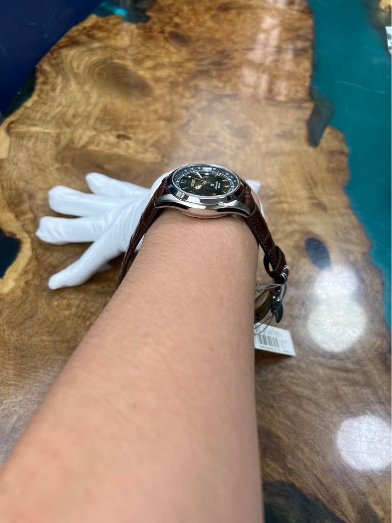 b76e9de8-b9de-4c8b-baa2-e7fdfebccaaa-4c5f35db-c90f-4dd4-bcd0-e86ad212a1a8