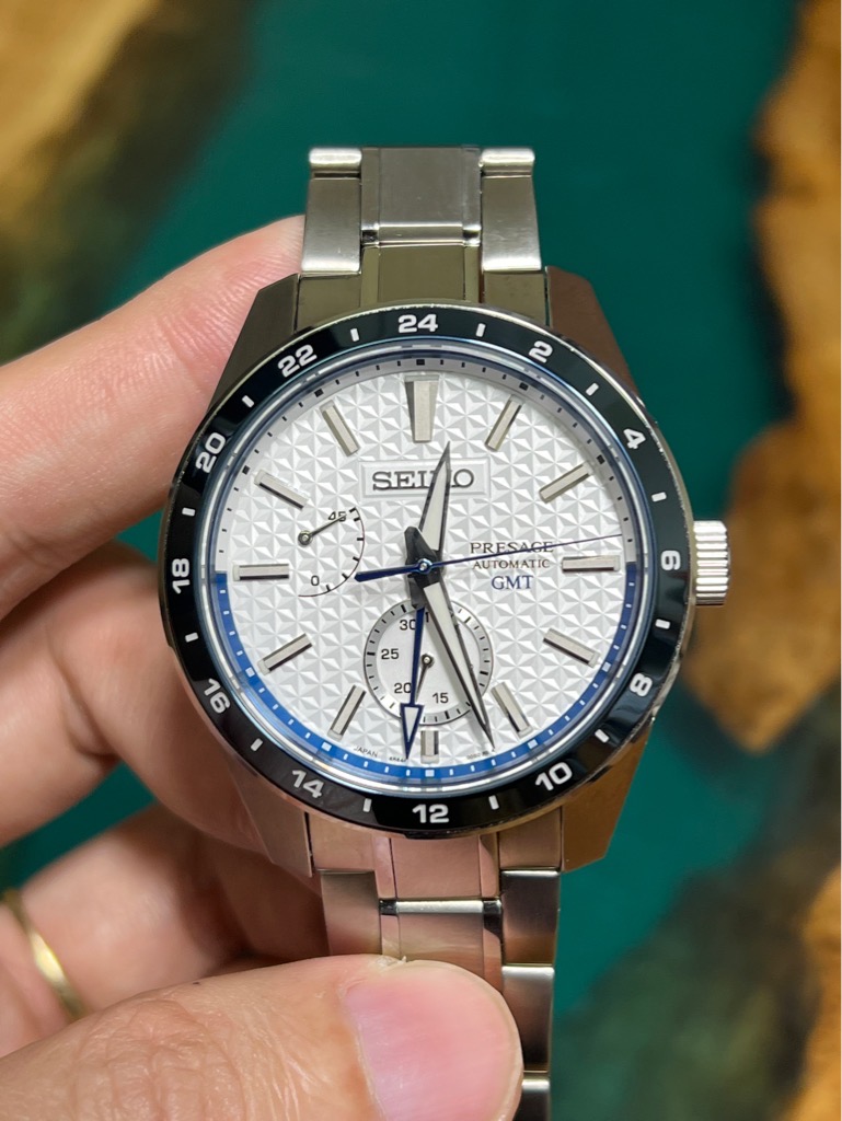 c4e30c70-76d5-476a-ba6b-6f94eff1b54b