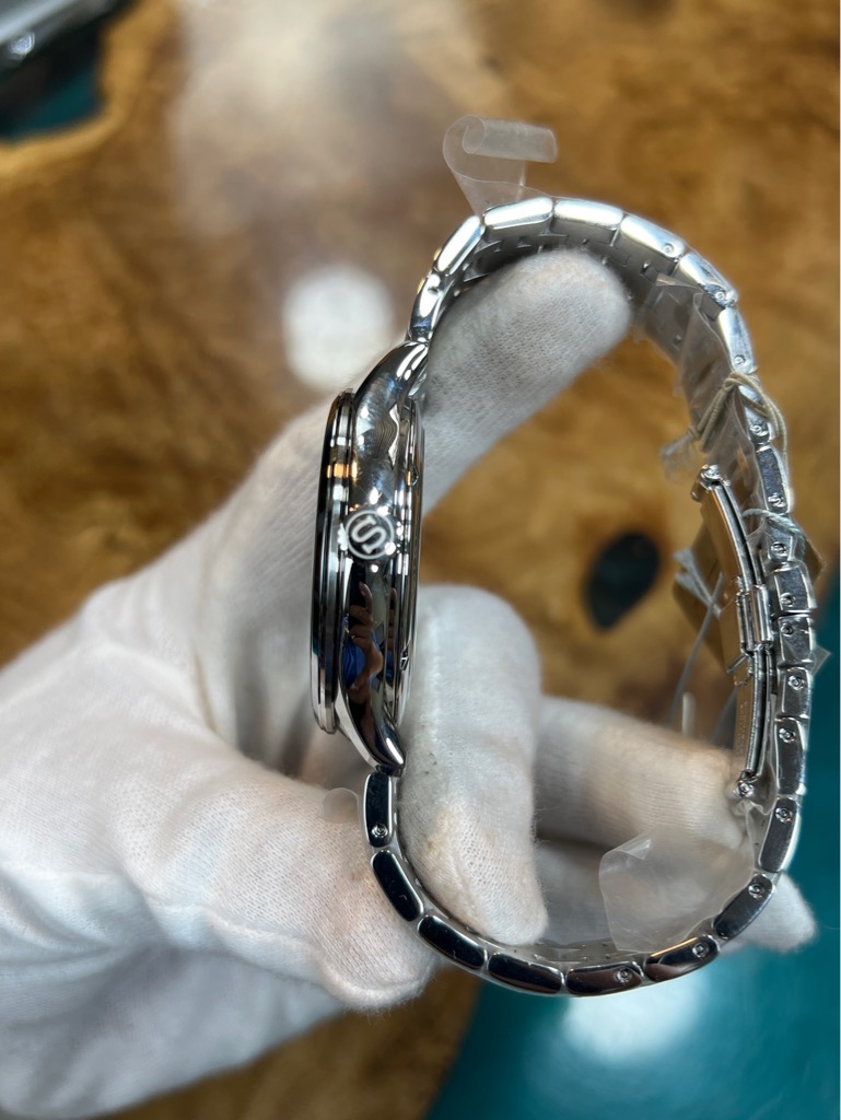 c6d36632-8b55-4384-aed7-4ad52b29f105-2740049d-9c4d-43e9-9d20-cb8bfbb69564