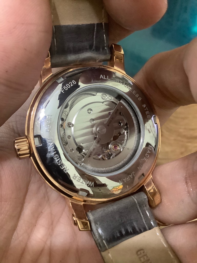 de3700fd-e9e3-483b-9c81-9e17f3c69ee3