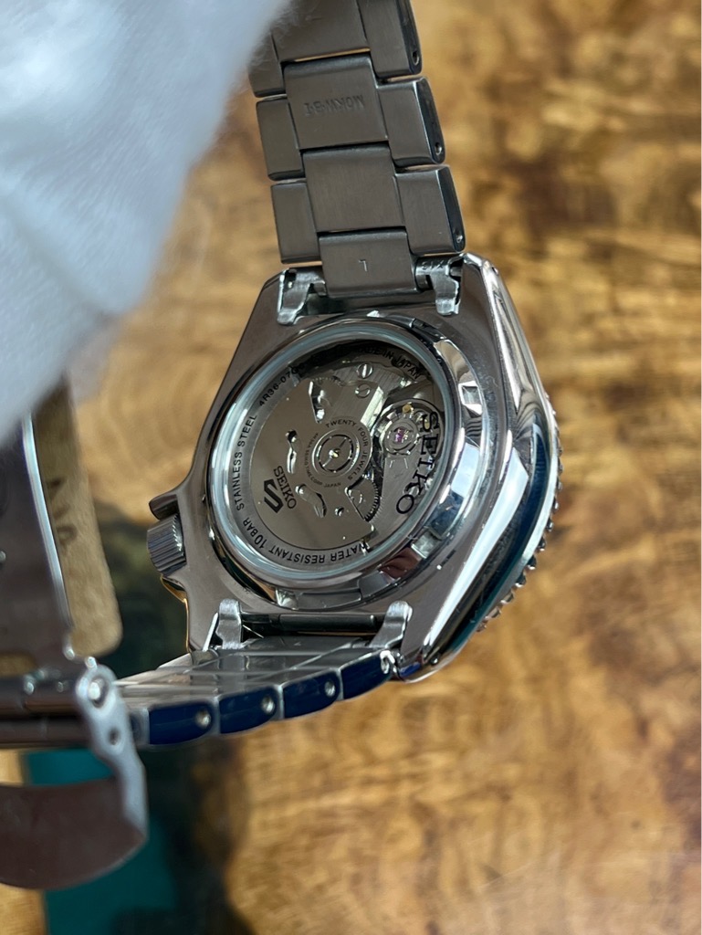 e2a1db95-fc18-49f7-80e8-99072a7b2131