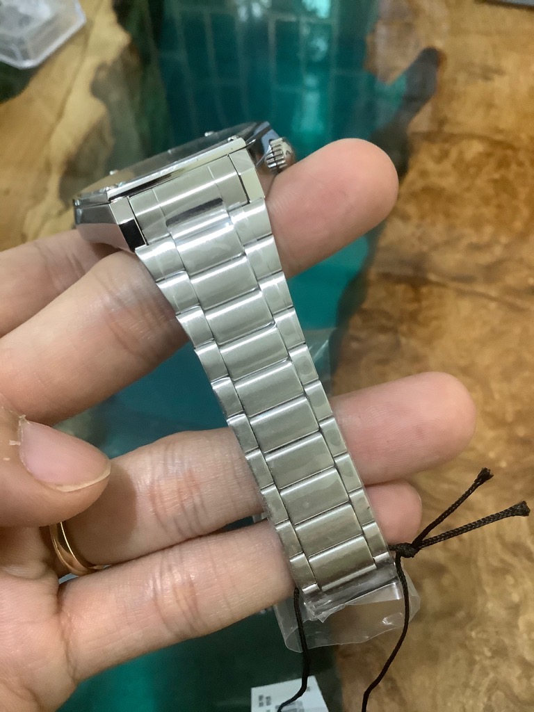 e2af51d8-3979-48c3-b0b8-1f30d24dd947