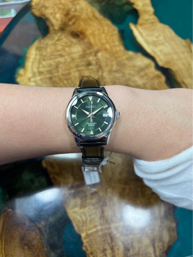 e520772d-2e13-49f6-a741-69b5c302c6d3-cb8c6ec8-f2bd-42aa-8d4e-e49f7986023c-dbfcaffe-5c61-4b27-97fa-f568eac7afb6-80707393-162b-436e-a112-62238da90e9a