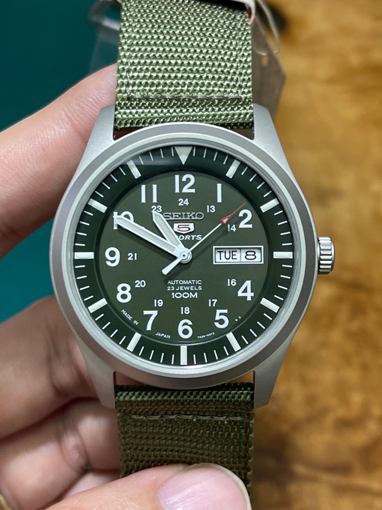 ee932464-4b28-4db8-8326-f91c1c642879