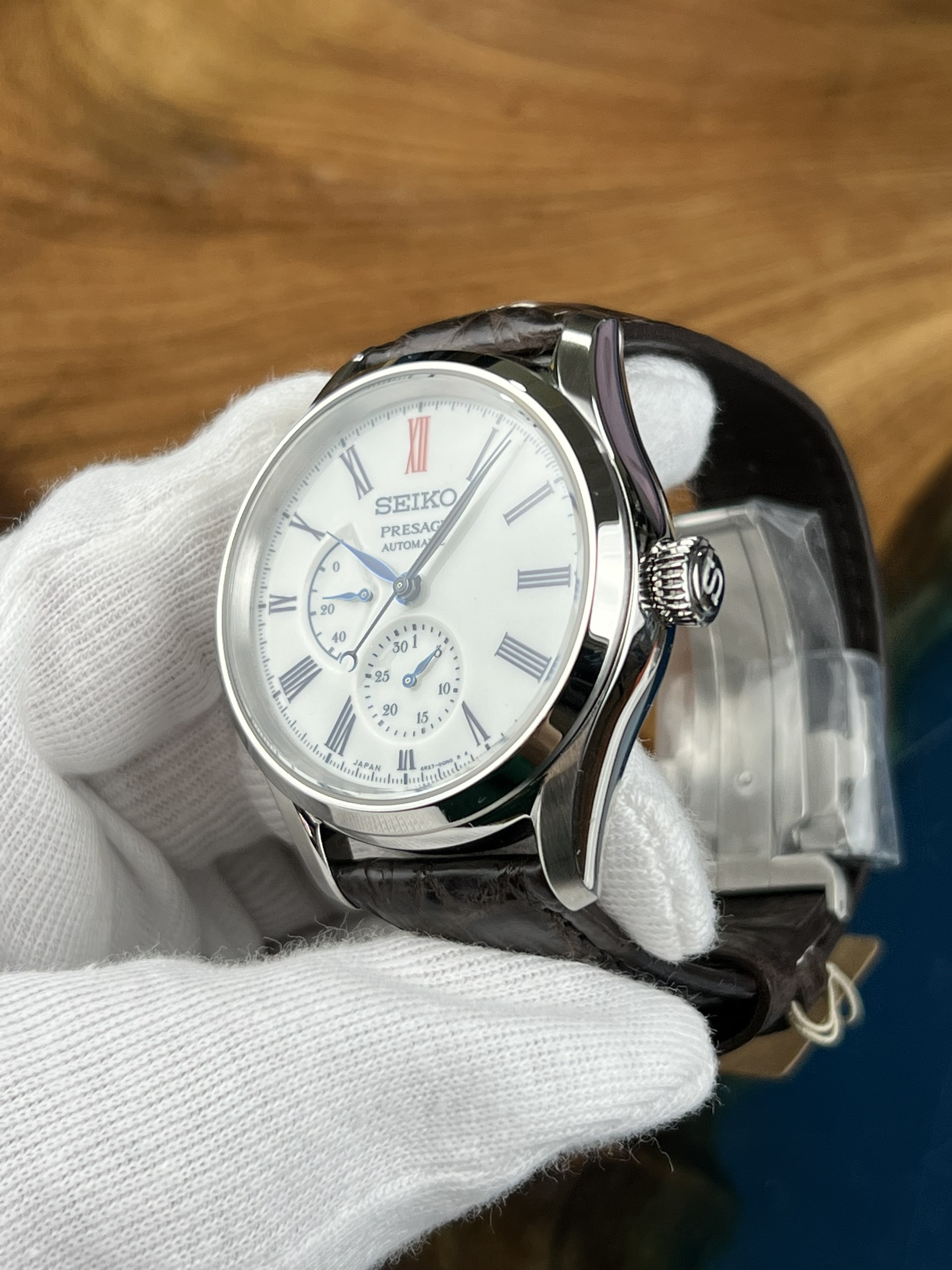 f5d37f4e-5ce1-4c19-a06b-2d818fd8231c