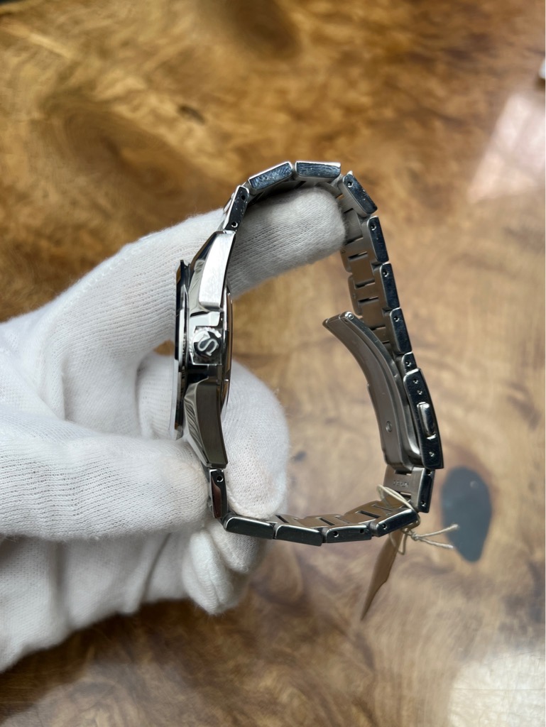 f8571fc1-f754-4cde-a3a3-b003e515303b