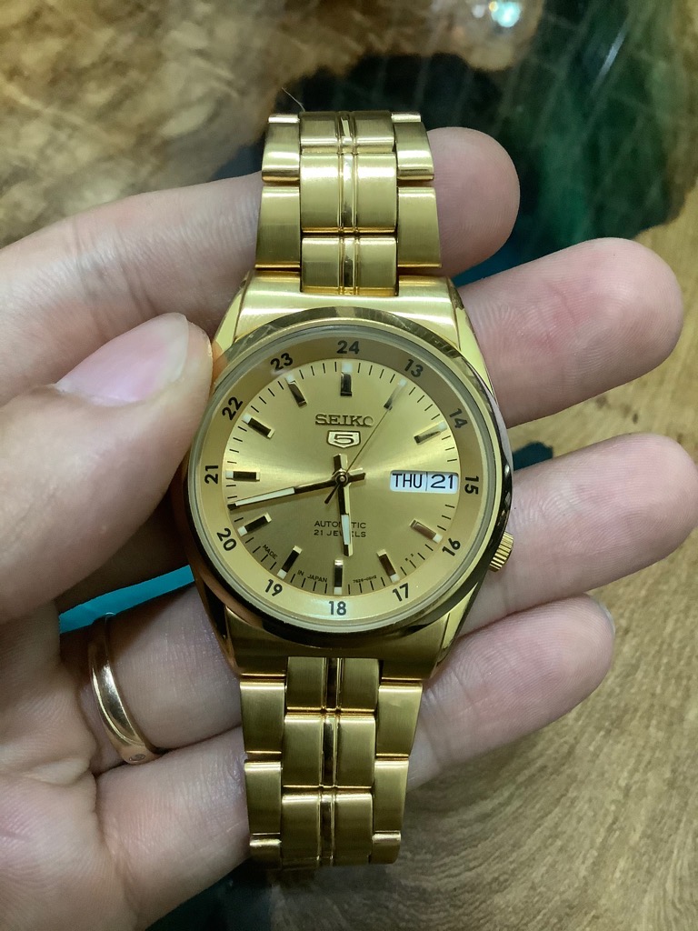 f9800303-fcf7-418e-bb06-8ba794ae4f2c