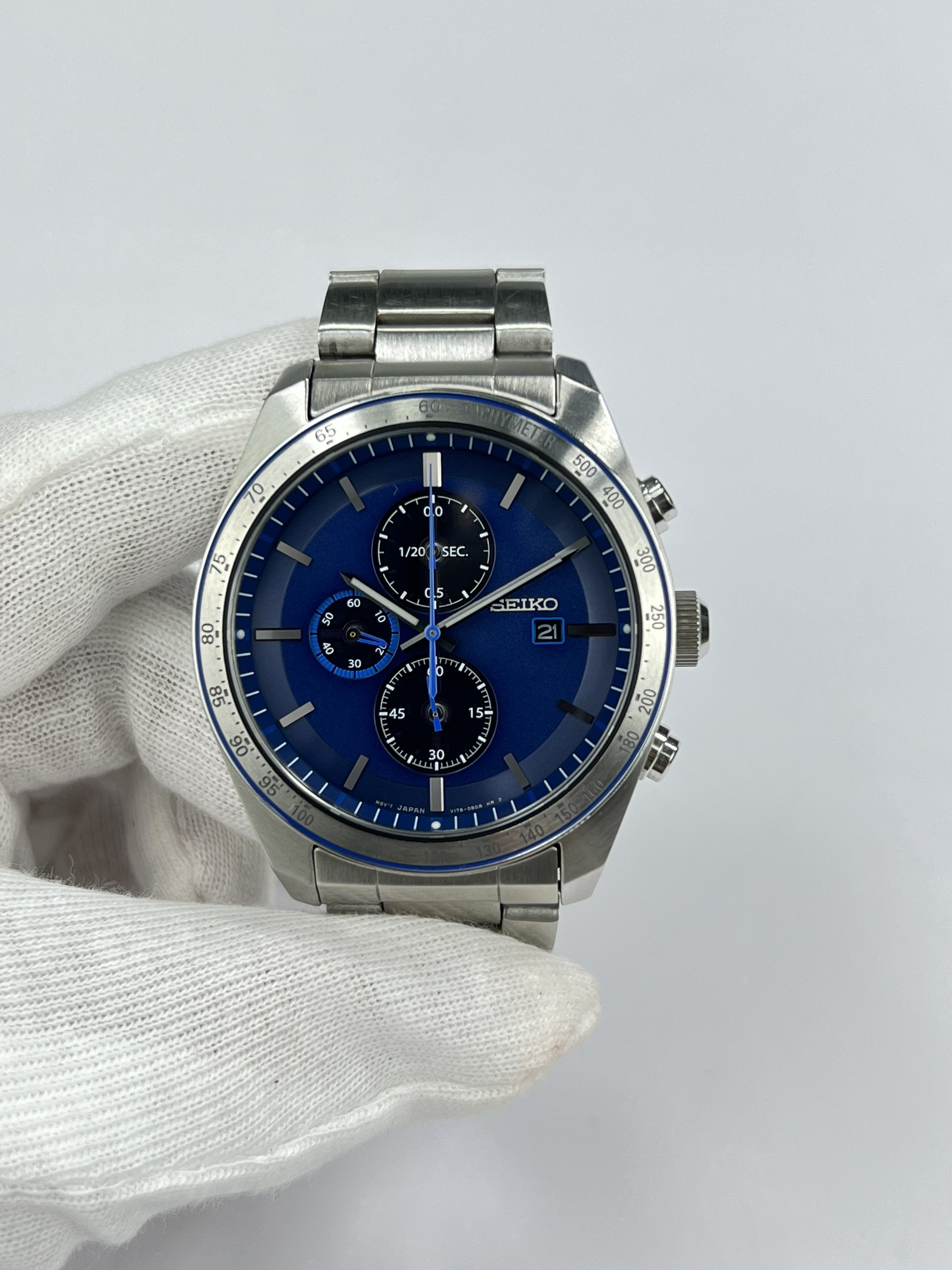 z3770786489182-c9d5de0f54bcaa2e2ed99d7f41cde1c8-636e5145-dd43-44e0-95ee-179b6c43e57d