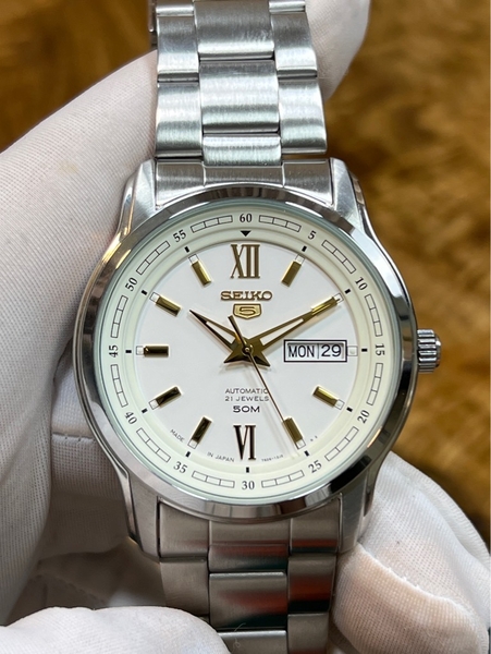 1c0405be-5895-429e-9e9f-3673d98c0364