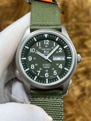 31702749-5fa6-4e8b-b3b4-067b150ff88d