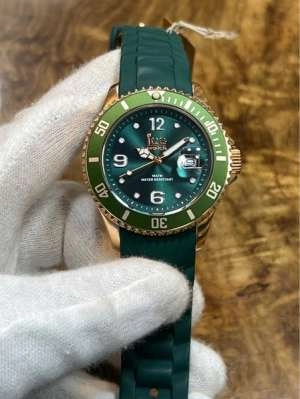 76ff3528-dcbf-4d72-81cb-6e42cfee2221