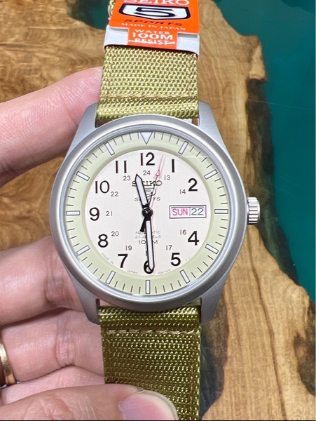 b2532114-8625-49cb-9323-6212bd8aa7ab