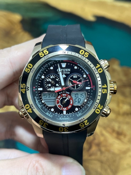 c1416534-10e9-49ea-a338-8d9759f30563