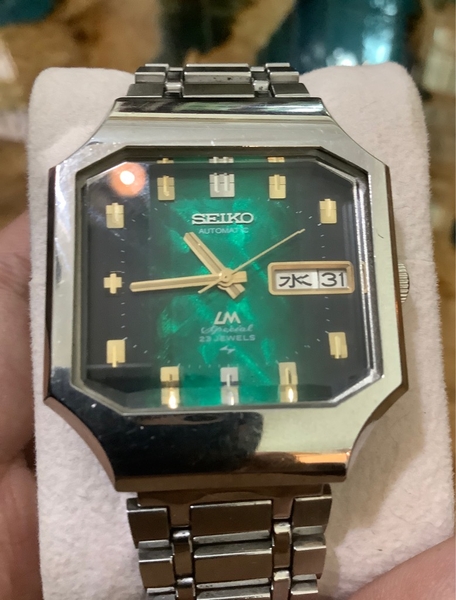 c4094631-6a25-4cca-8063-f34cfbd8721f