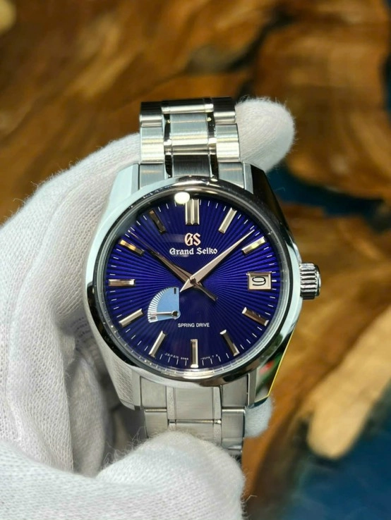 z-8407027738716085211-5-6590f257efef3b6b47aba594048154c2