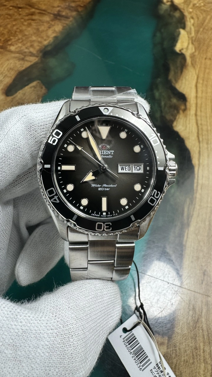 z5111198524982-321c9dc02adc9bd060af21a9f847c410