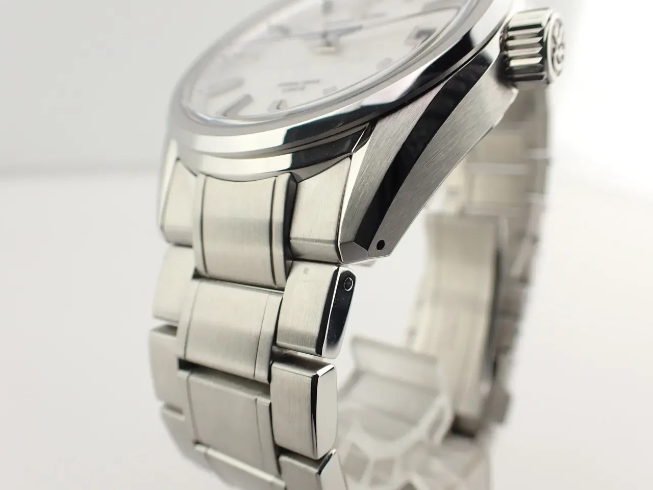 0607105530-647fe3921b7f8