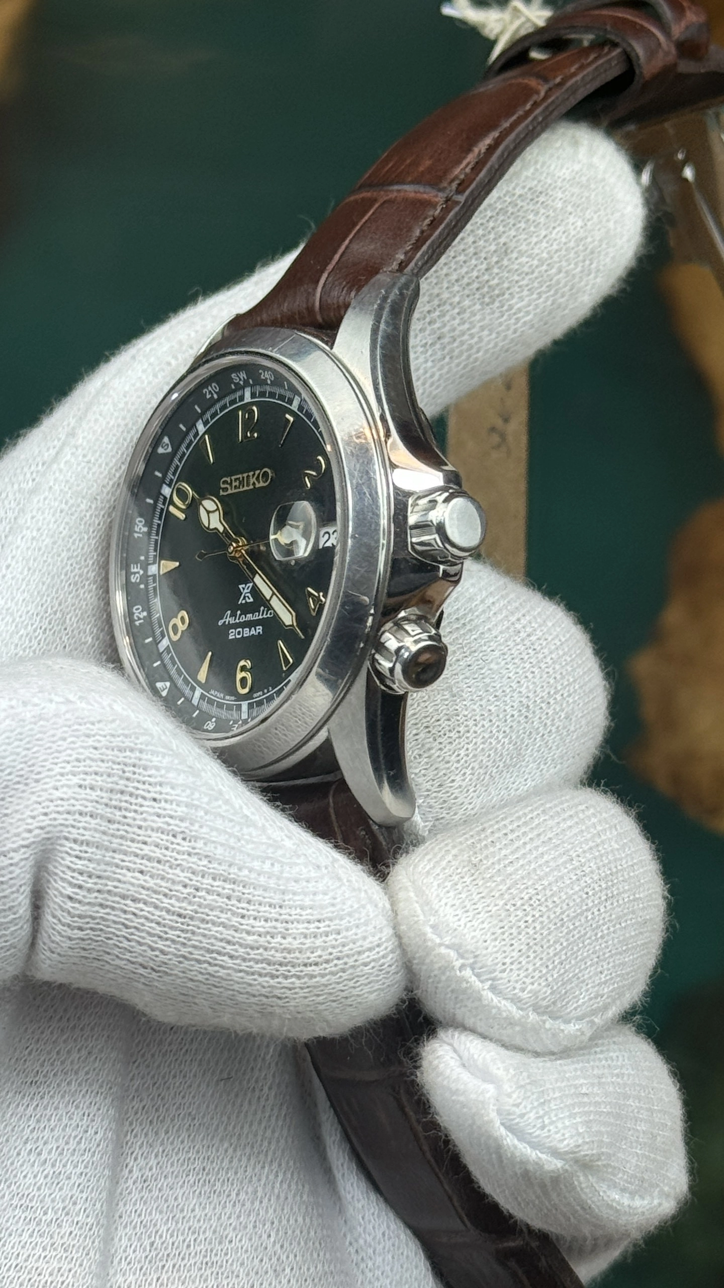 z5212352805901-a827b04ecef0a46713874de2618af387