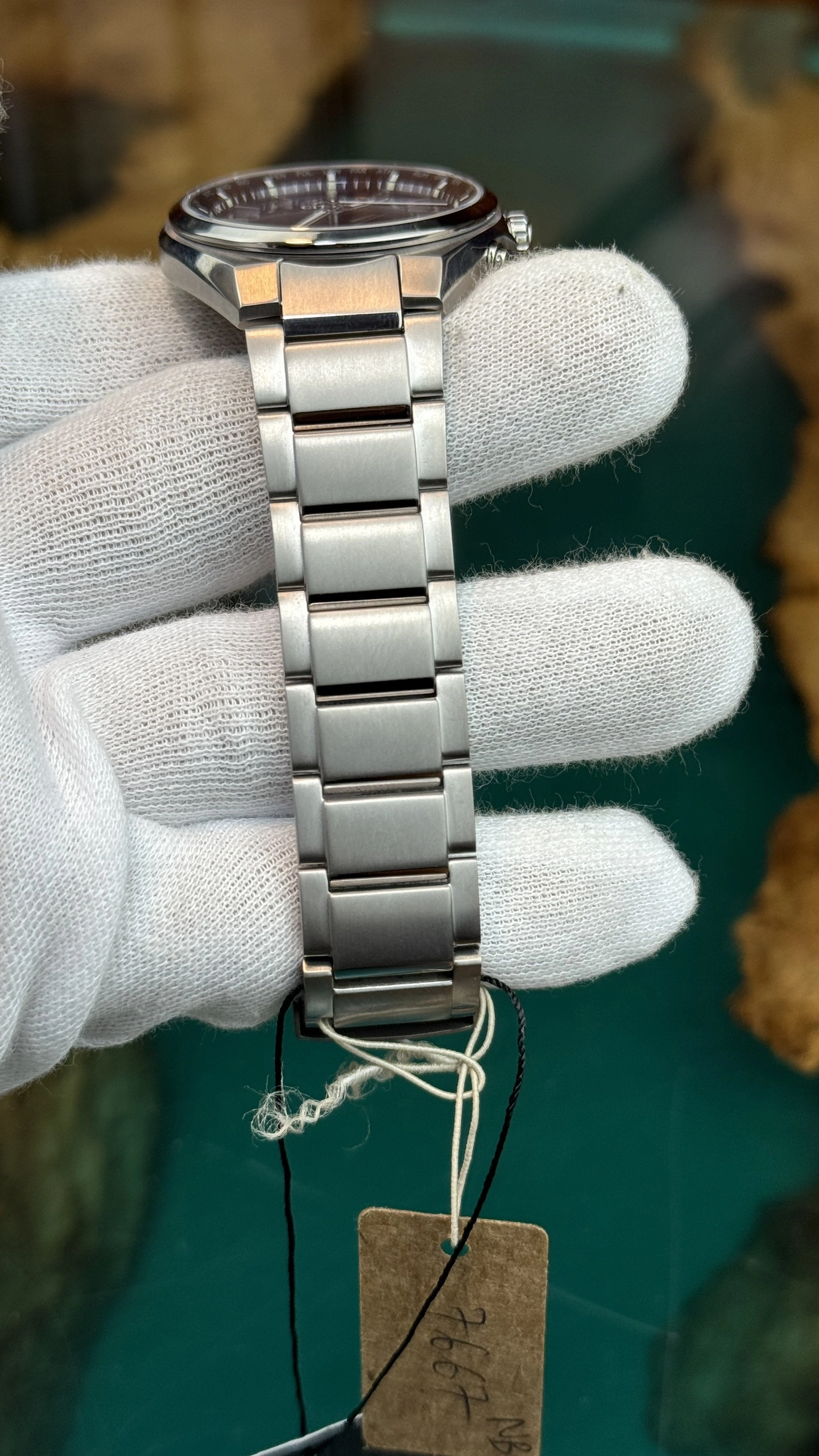 z5215040152983-1b3084de951db9e2b21a15143c1bf236