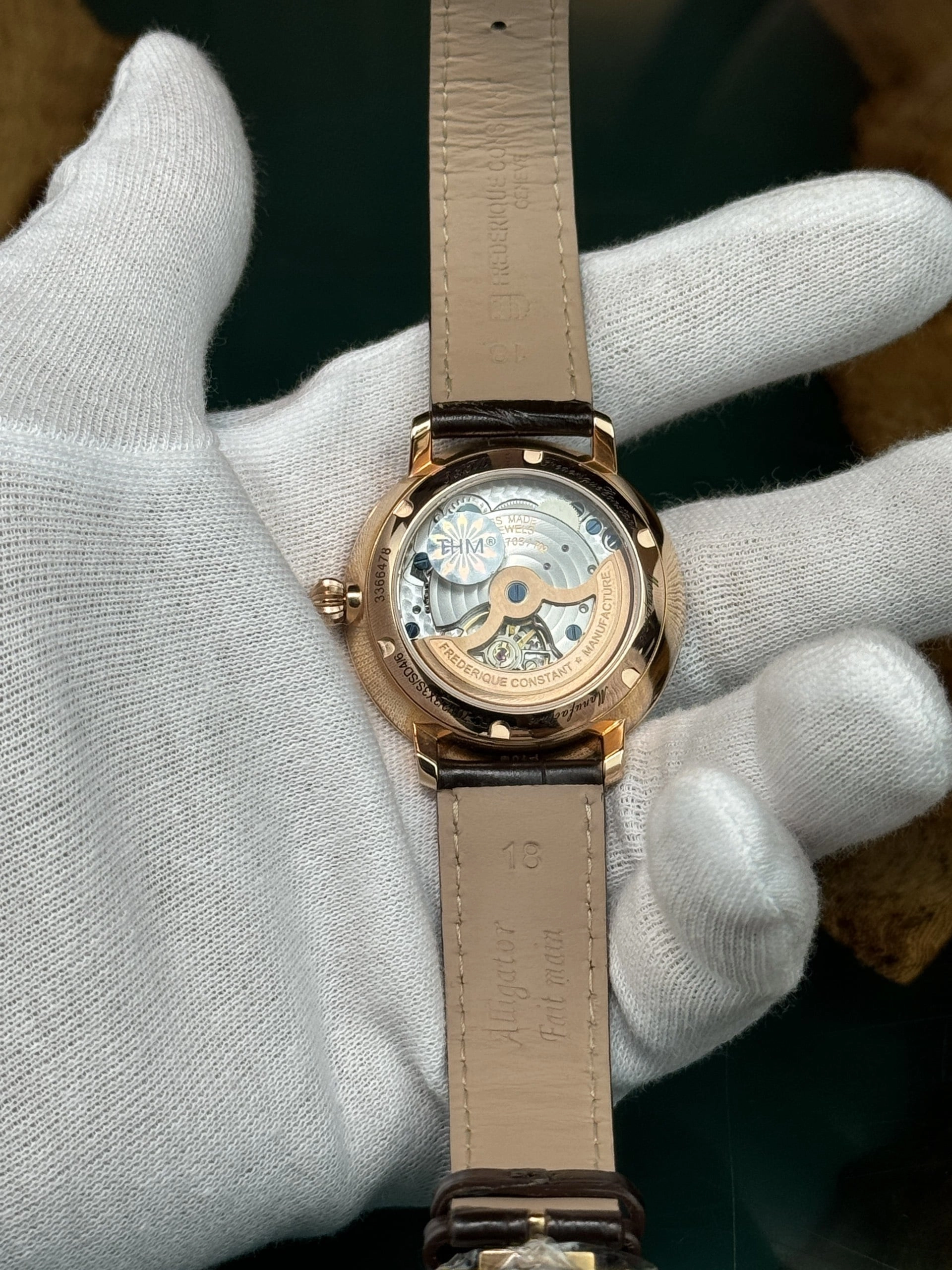 z5281869748700-d1cac463c85ebb1884ef5652706cc194-min