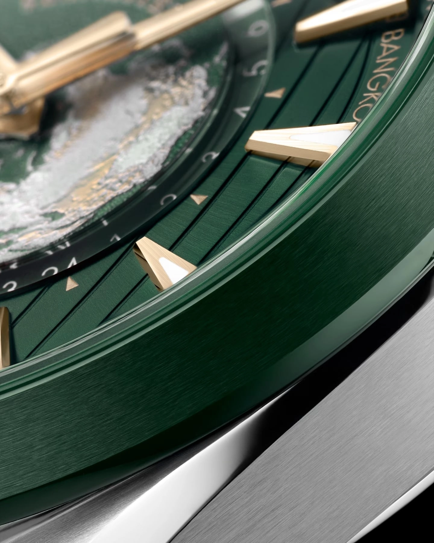 omega-seamaster-aqua-terra-150m-co-axial-master-chronometer-gmt-worldtimer-43-mm-22032432210001-port-1-1-min