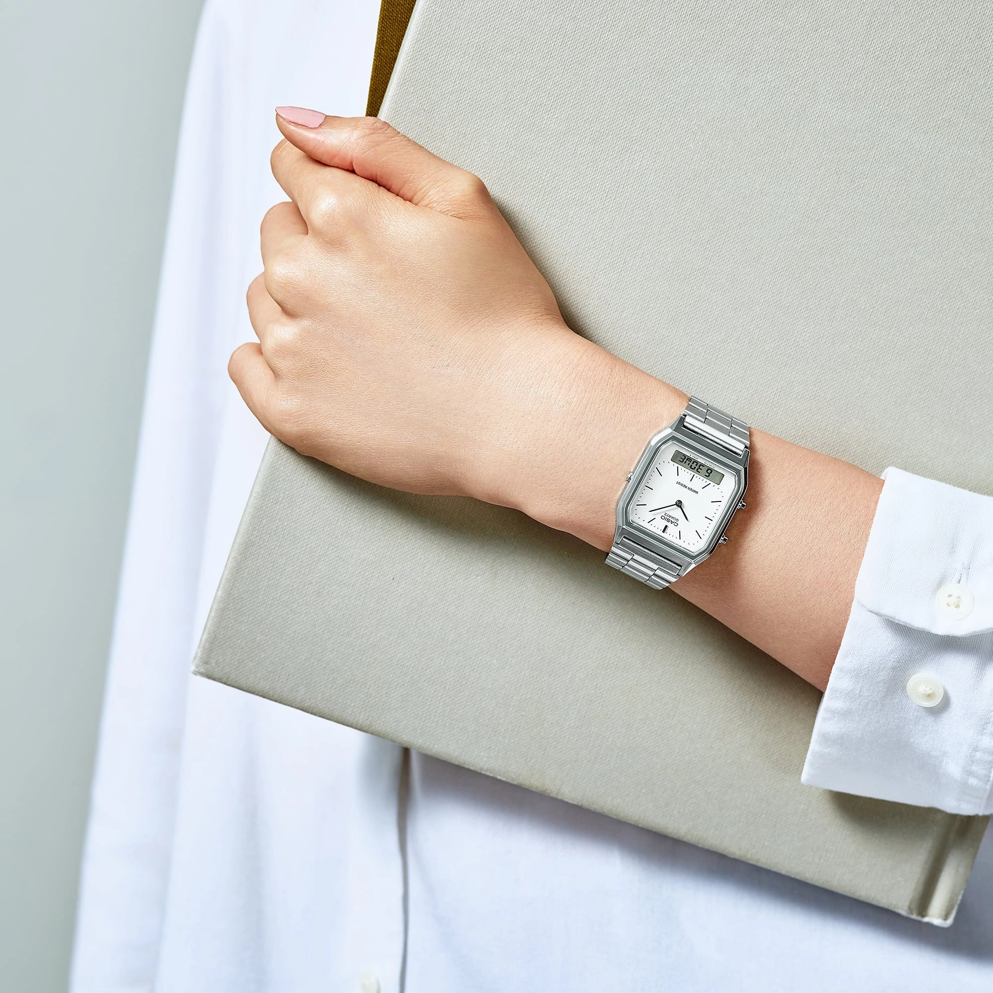 aq-230a-7d-hand-square-23ab79a5ecab4d3b9cbd81a5a50bc7dd-master-11zon