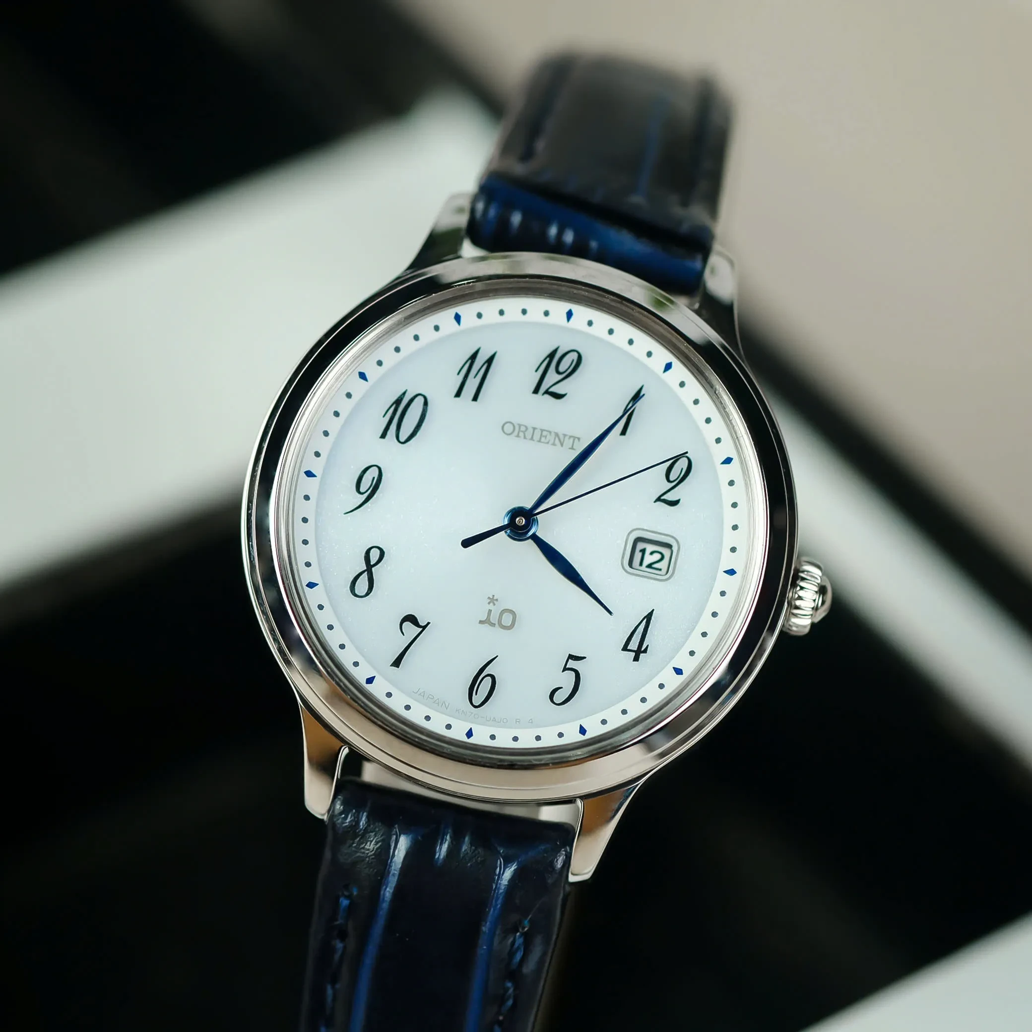 dong-ho-nu-orient-rn-wg0009s-chinh-hang-may-quartz-kinh-saphire-chong-xuoc-1
