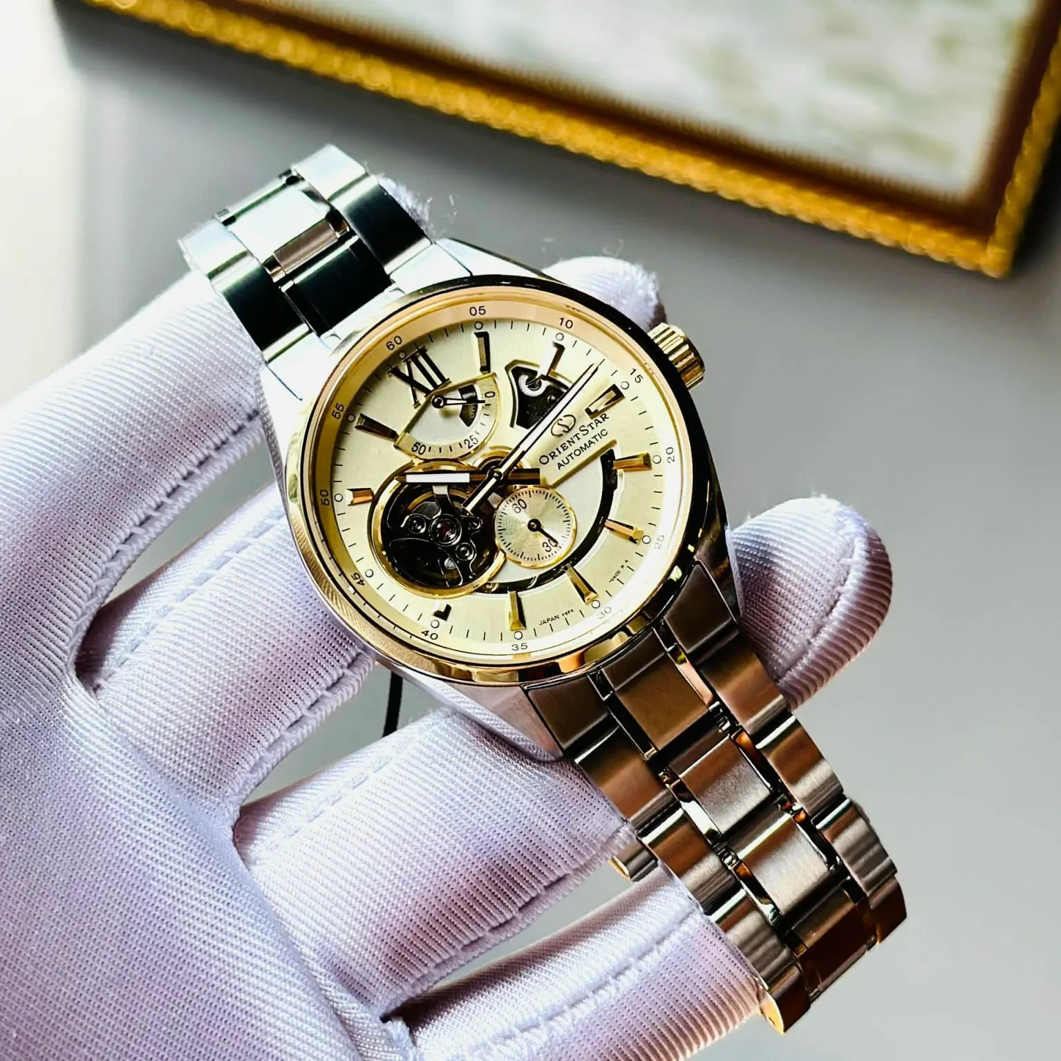 dong-ho-orient-star-chinh-hang-rk-av0124g2