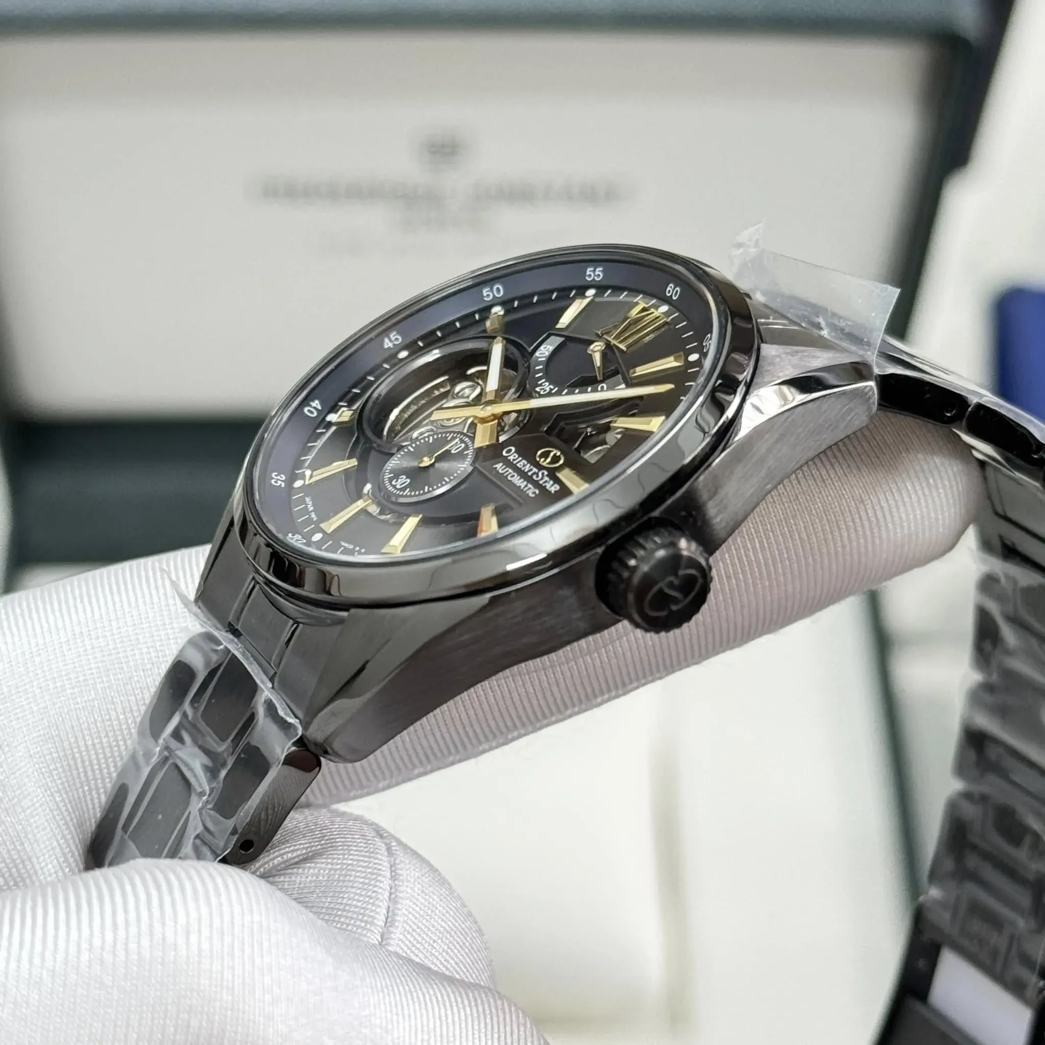 orient-star-contemporary-modern-skeleton-rk-av0129b-3