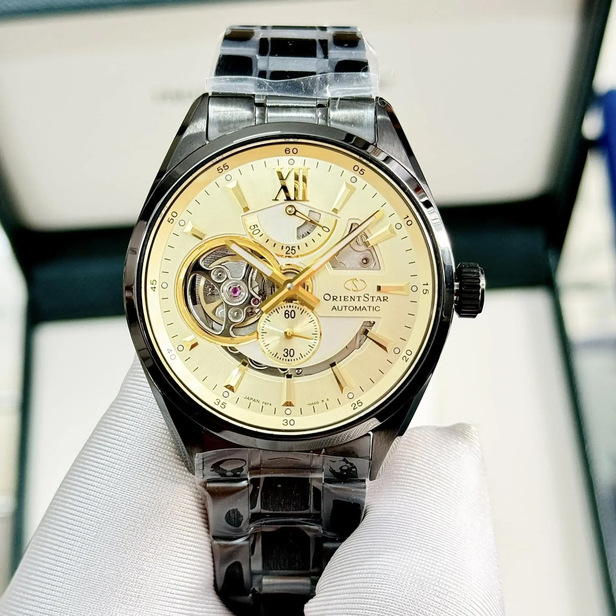 orient-star-contemporary-modern-skeleton-rk-av0130g-re-av0130g00b-2